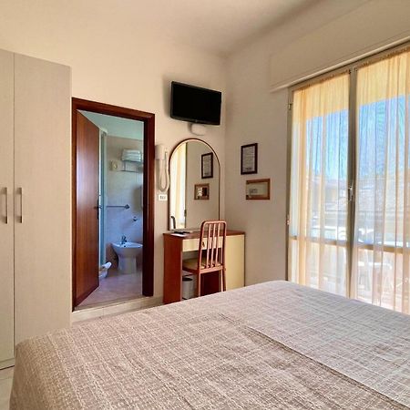 Hotel Zanella Cervia Bagian luar foto