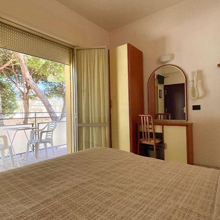 Hotel Zanella Cervia Bagian luar foto