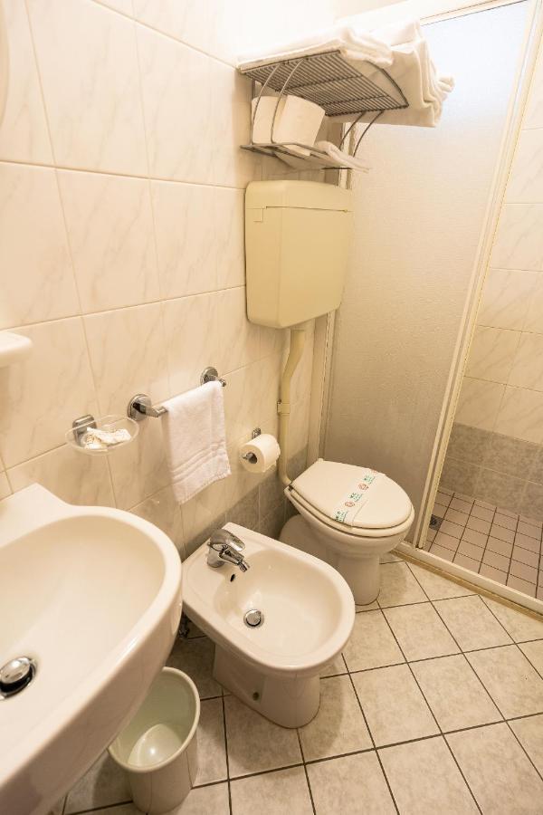 Hotel Zanella Cervia Bagian luar foto