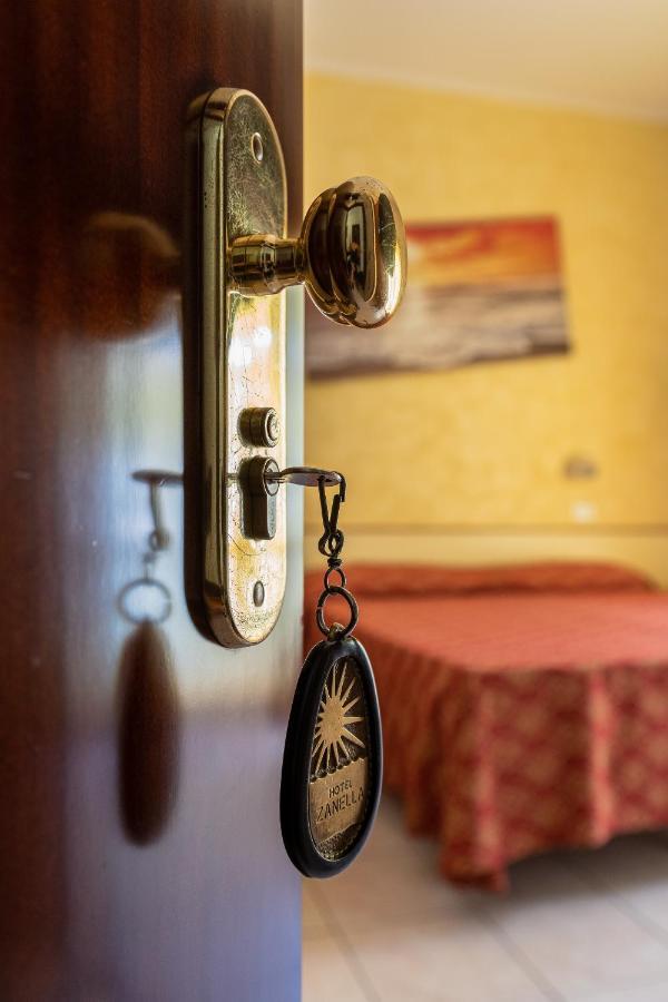 Hotel Zanella Cervia Bagian luar foto