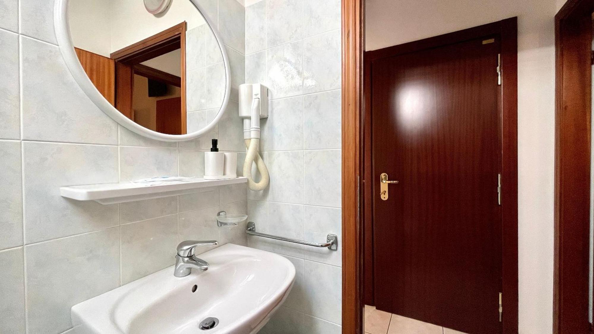 Hotel Zanella Cervia Bagian luar foto
