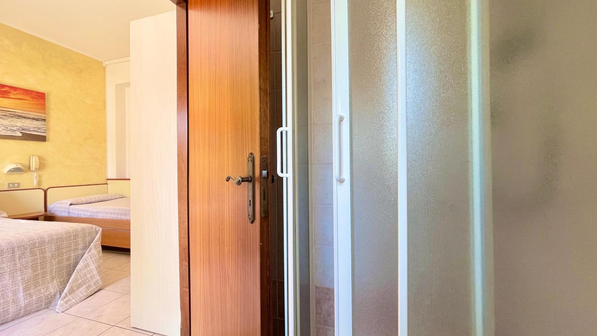 Hotel Zanella Cervia Bagian luar foto