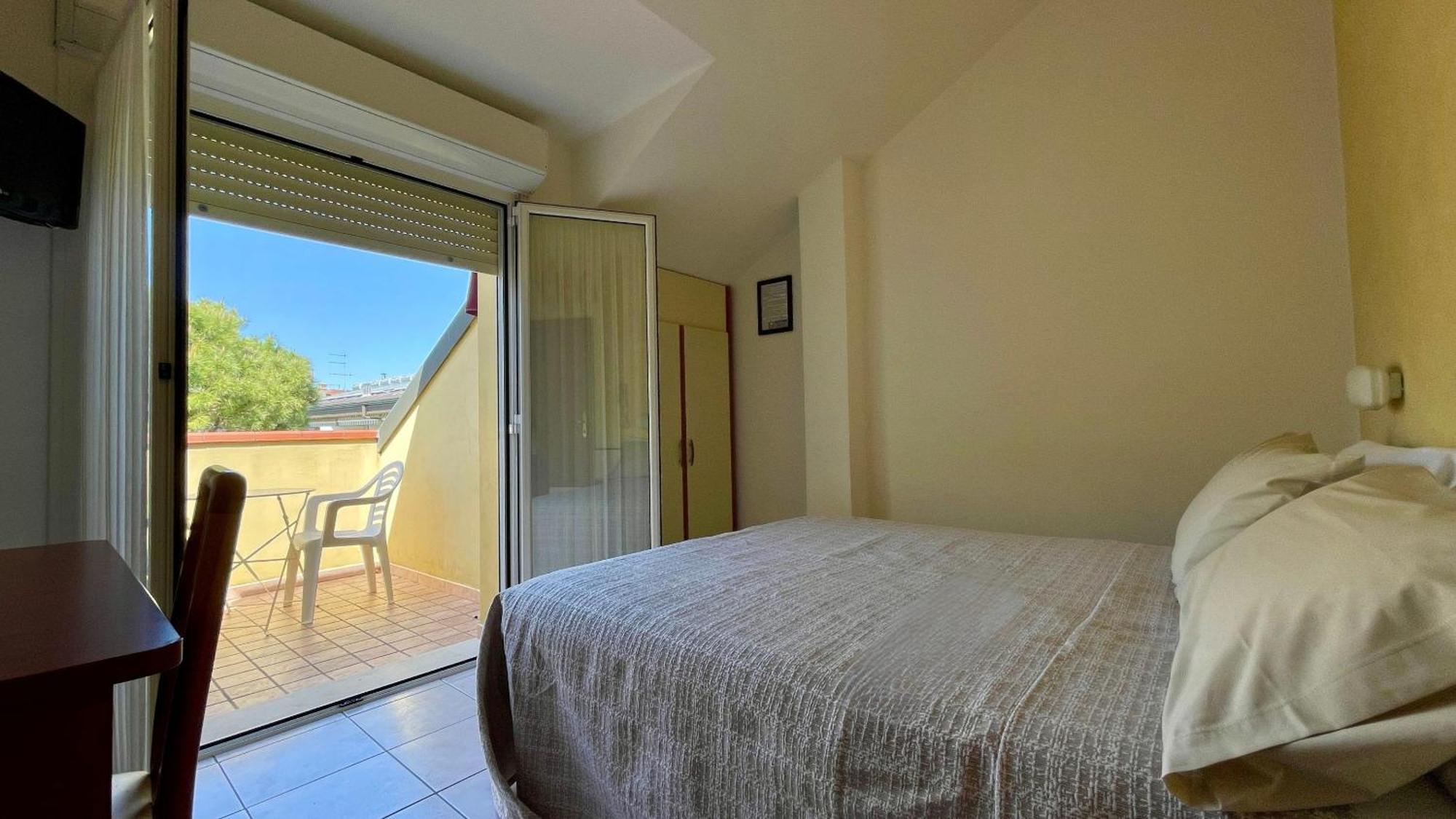Hotel Zanella Cervia Bagian luar foto