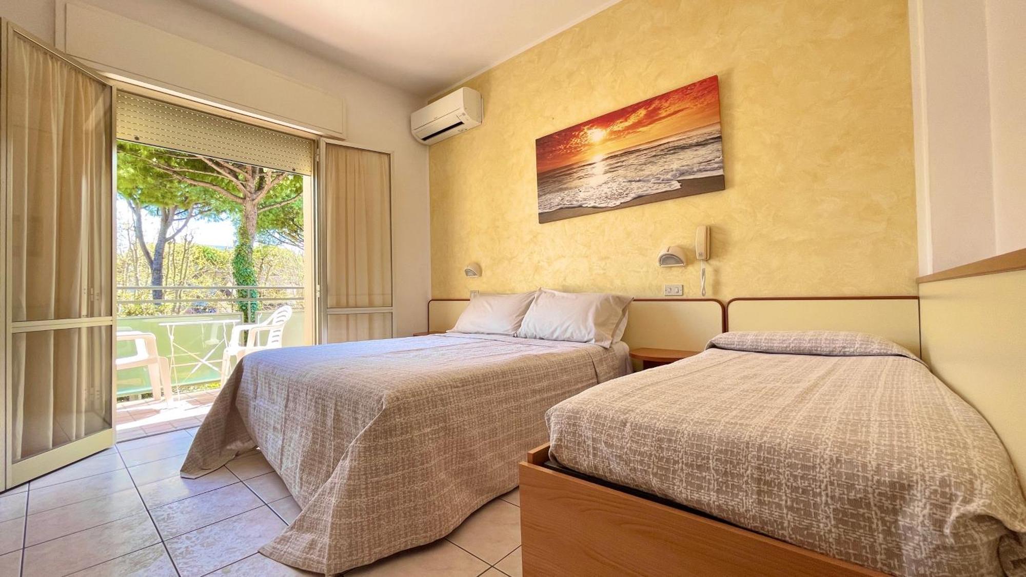 Hotel Zanella Cervia Bagian luar foto