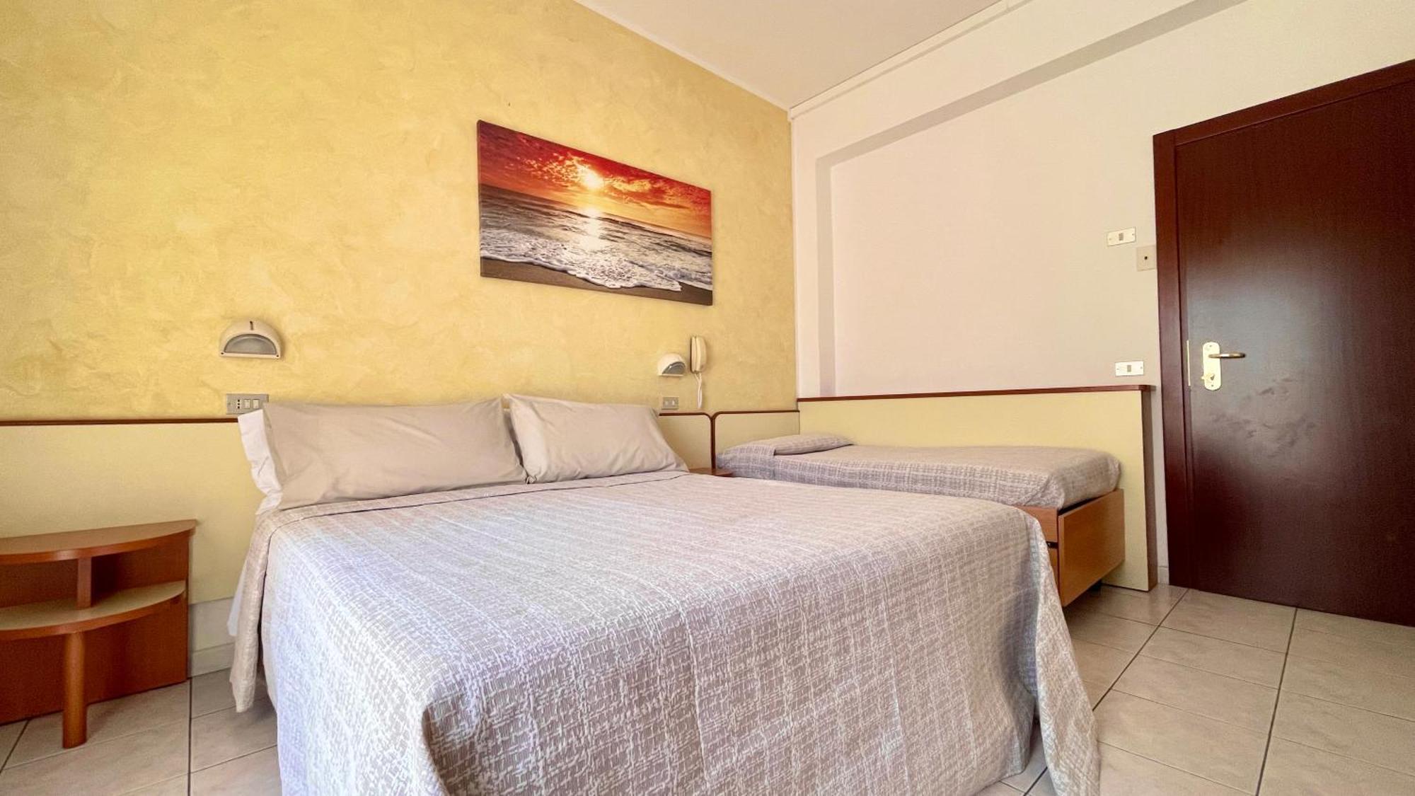 Hotel Zanella Cervia Bagian luar foto
