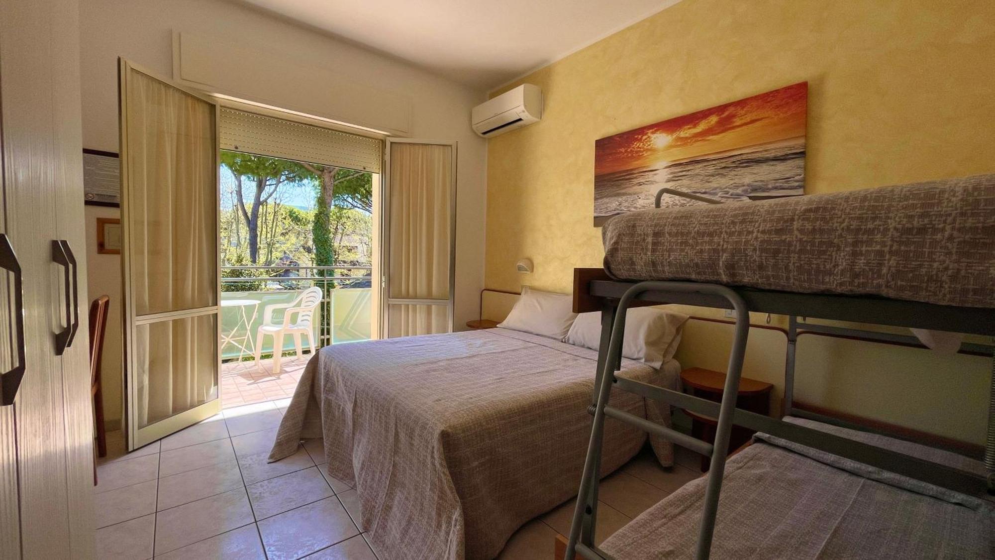 Hotel Zanella Cervia Bagian luar foto